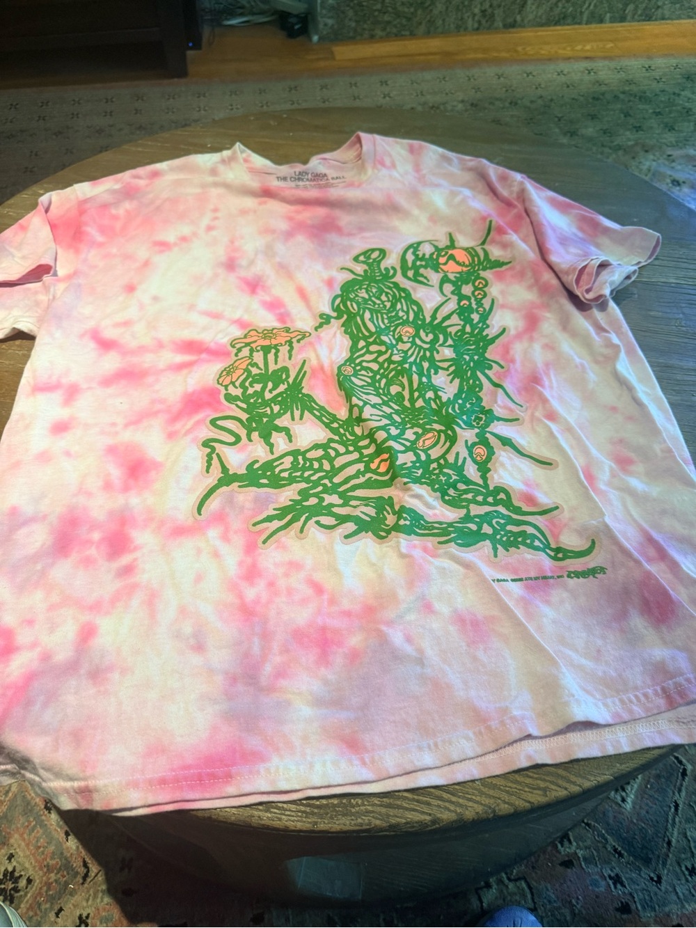 Lady Gaga chromatic ball tee -L Tie-Dye Short Sleeve Tee with Green Graphic